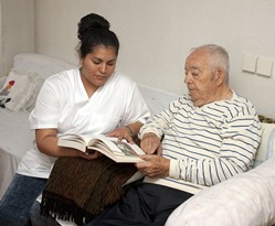 geriatric nurse with Crescent City IL nursing home patient